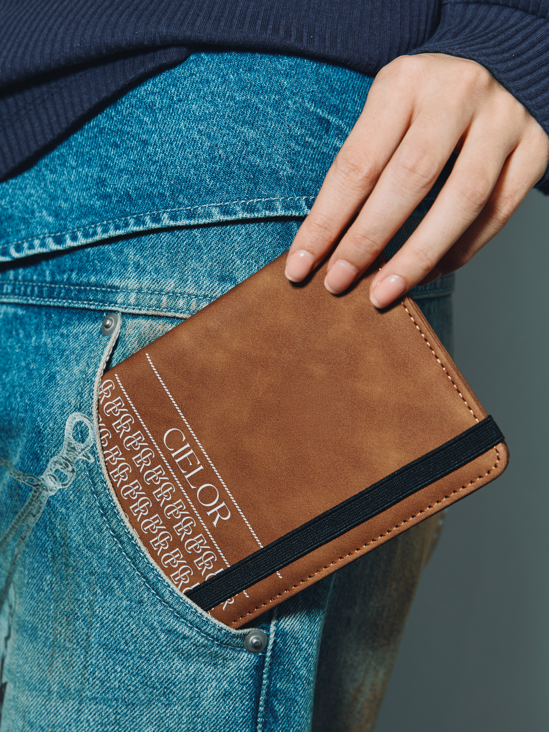 (Pre-Order) Basic Passport Holder (Brown)